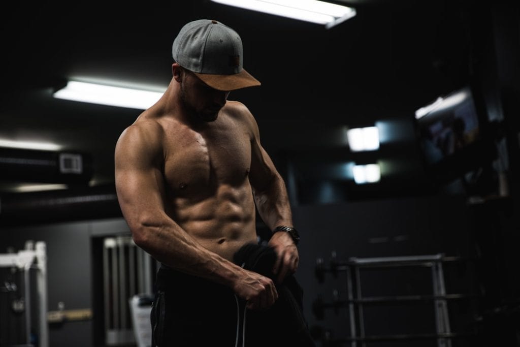 5 Essential Muscle Building Tips For Guys In Their 20's | LEP Fitness